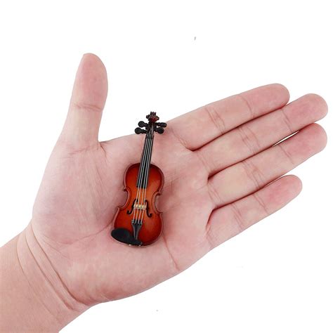 world's smallest violin